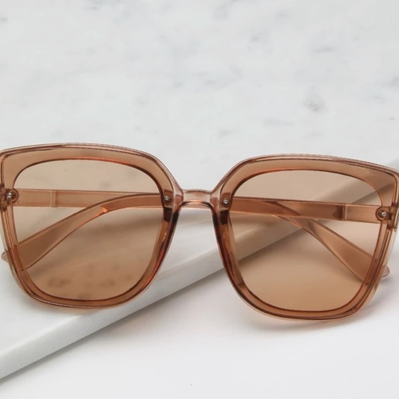 Champagne Sunglasses - Picture 2 of 2